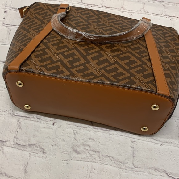 NWT ELLEN TRACY SIGNATURE PRINT SATCHEL - Picture 4 of 4